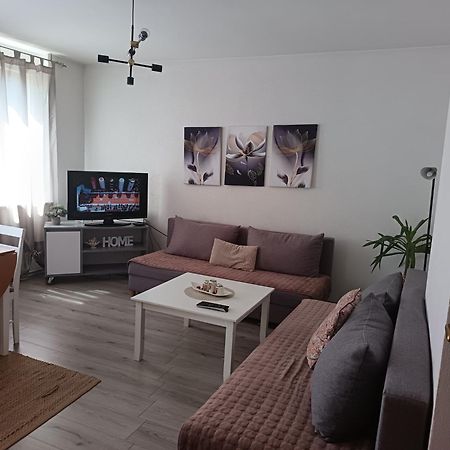 Enjoy Traveling Apartment Tuzla Exterior photo