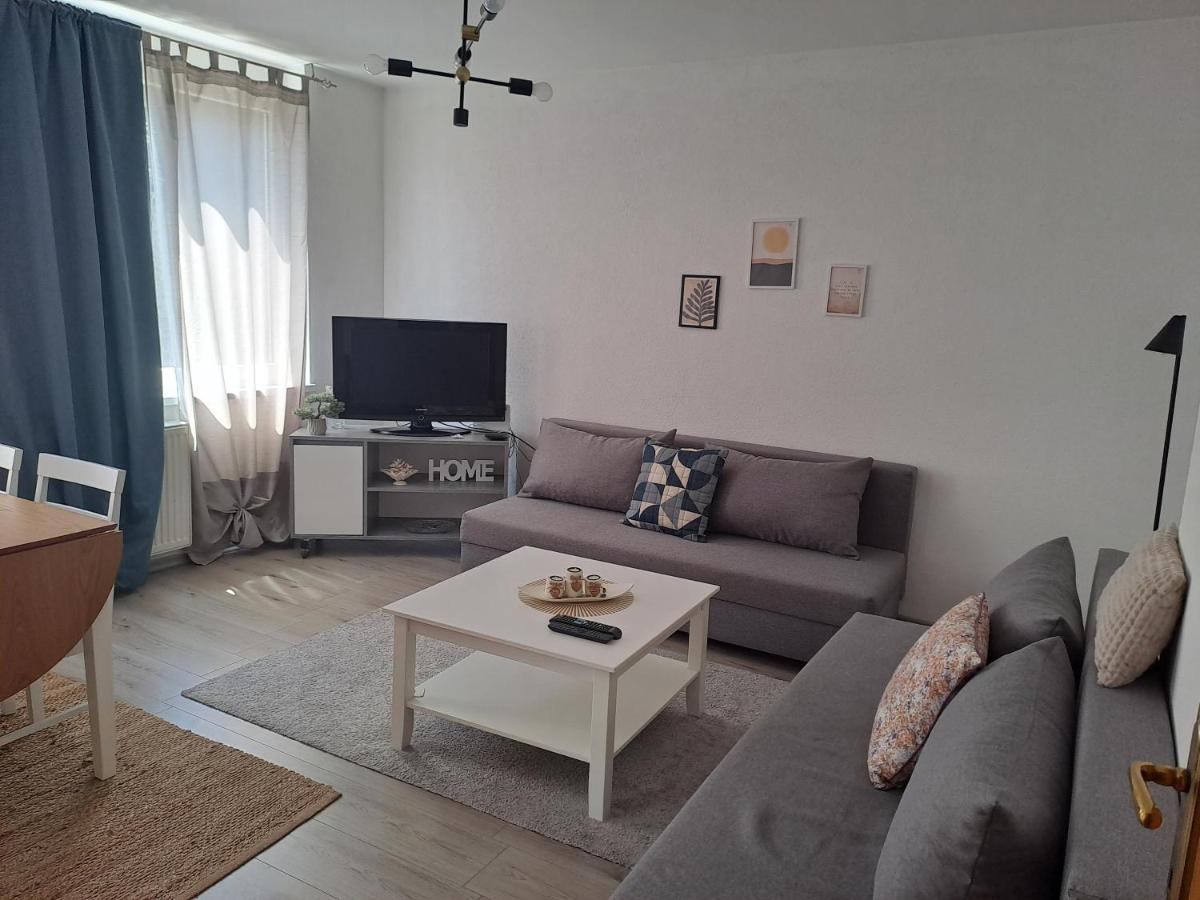Enjoy Traveling Apartment Tuzla Exterior photo
