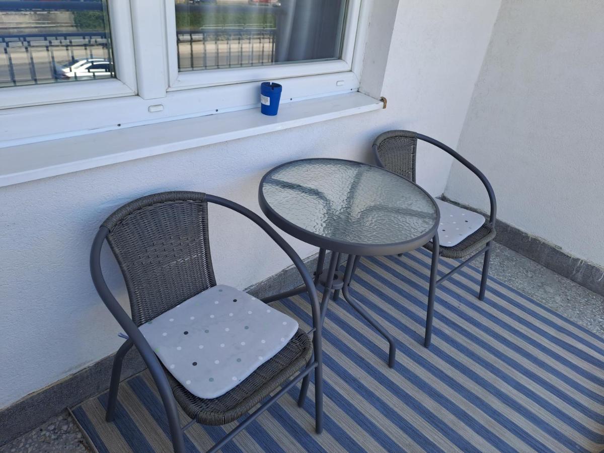 Enjoy Traveling Apartment Tuzla Exterior photo